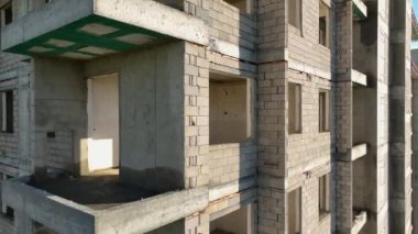the process of building houses on the mediterranean sea 4 K