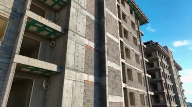 the process of building houses on the mediterranean sea 4 K