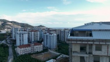 the process of building houses on the mediterranean sea 4 K