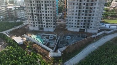 2 towers under construction, final stage