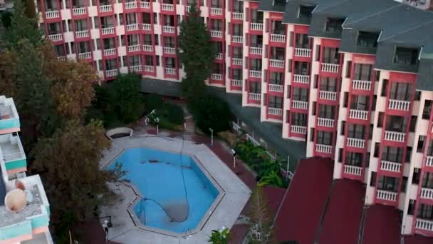 Empty Swimming Pool Hotel Aerial View — Stock videók