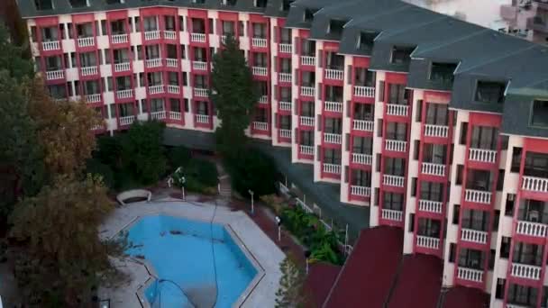 Empty Swimming Pool Hotel Aerial View — Stockvideo