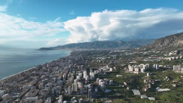 Ufuk Çizgisindeki Evler Bulutlu Hava — Stok video