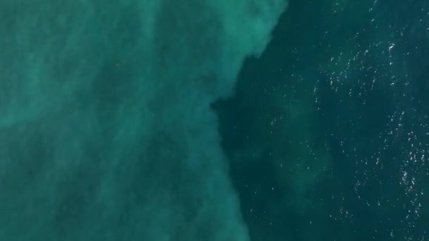 Aerial View Azure Sea Draws Patterns — Stock video