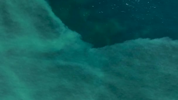 Aerial View Azure Sea Draws Patterns — Αρχείο Βίντεο