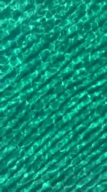 Gökyüzü görünümlü gök mavisi deniz