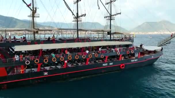 Pirate Harbor Perjalanan Perahu Mengagumkan — Stok Video