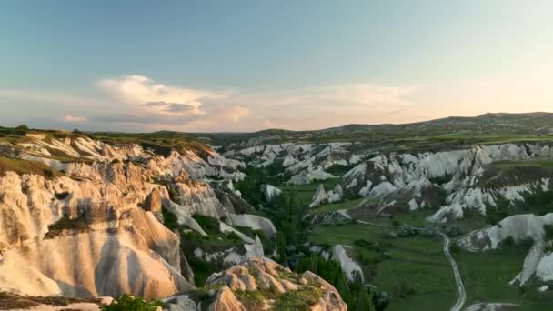 Known Its Distinctive Fairy Chimneys Tall Cone Shaped Rock Formations — Stok video