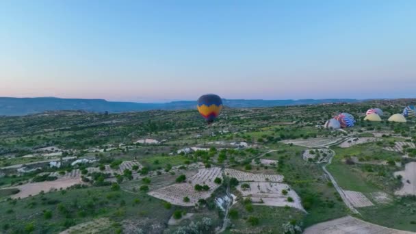 놀라운 풍경이야 카파도 키아는 터키의 인기있는 관광지 — 비디오