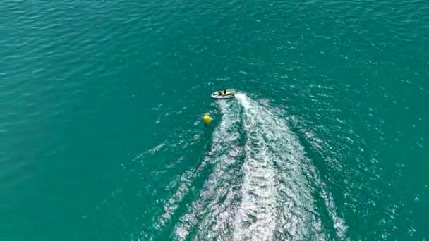 Parasailing Awesome Motor Boat Aerial View — Vídeos de Stock