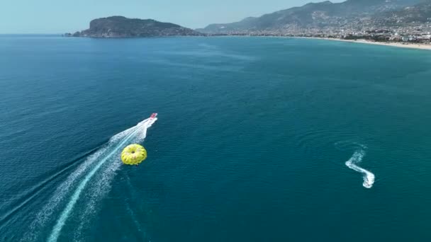 Parasailing Awesome Motor Boat Aerial View — Stock video