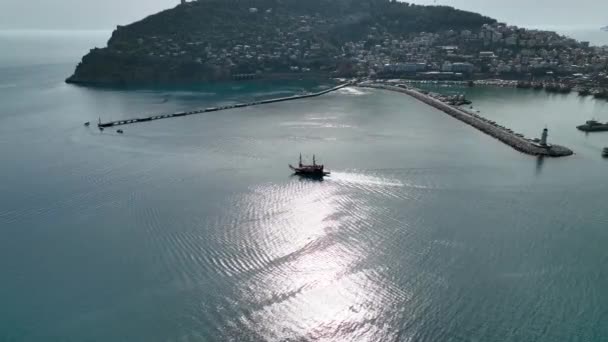 港の灯台素晴らしい景色 — ストック動画