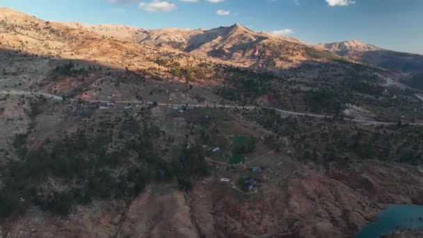 Village Several People Live High Mountains — Vídeo de stock