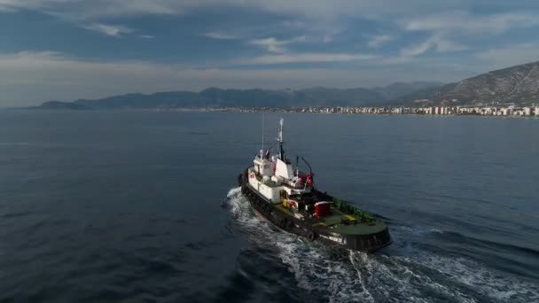 地中海の海洋産業 美しい太陽光の空中ビュー — ストック動画