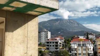 Yeni Yapıların Geliştirilmesi Üzerine Hava Uçuşu 4K