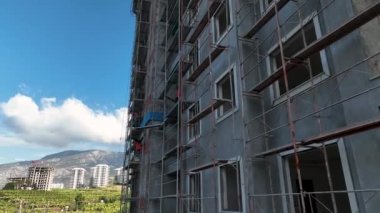Yeni Yapıların Geliştirilmesi Üzerine Hava Uçuşu 4K