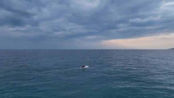 Lonely Fisherman Catches Fish Sunset Blue Sky — Vídeos de Stock