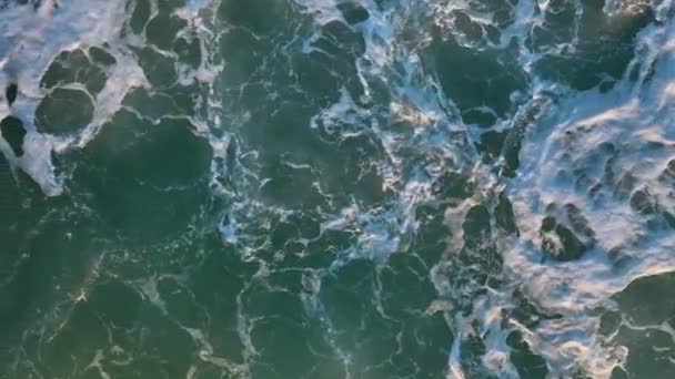 Enorme Ponto Ruptura Ondas Oceânicas Imagens Aéreas Fabulosa Maré Marinha — Vídeo de Stock