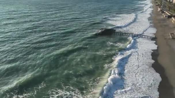 Vagues Mer Avec Mousse Près Rivage Surface Mer — Video