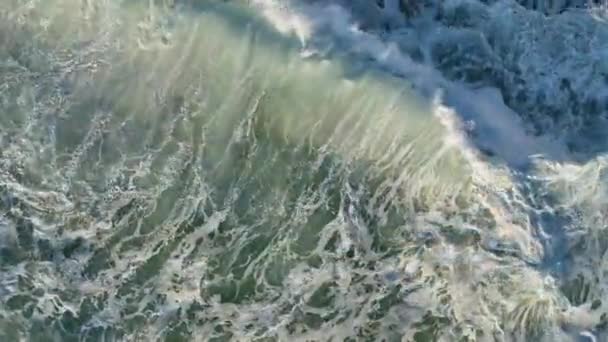 Sol Refletindo Mar Azul Cintilante Oceano Pôr Sol Vista Aérea — Vídeo de Stock