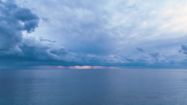 Blauwe Bewolkte Zonsondergang Boven Zee Prachtige Achtergrond Middellandse Zee — Stockvideo