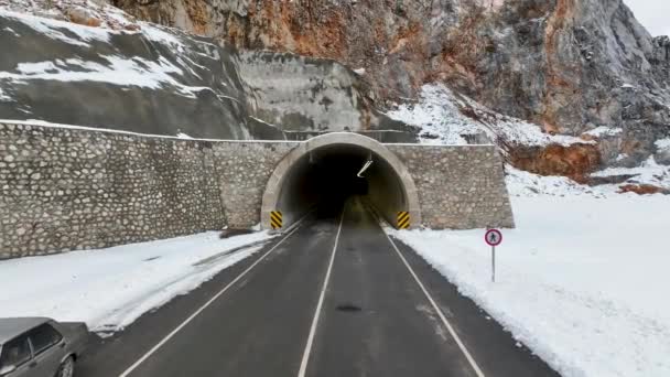 Conducir Través Ladera Túnel Automóviles Subterráneo Campo — Vídeo de stock
