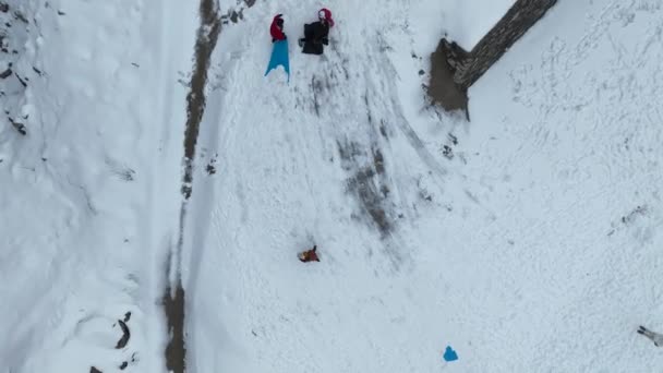 Een Episch Uitzicht Vanuit Lucht Het Winterlandschap Winterbos Bedekt Met — Stockvideo