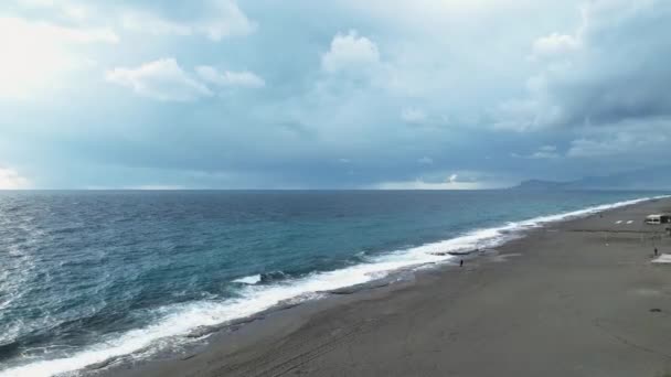 Zandbank Onder Water Kleine Golven Zee Cinematische Drone Shot Geweldig — Stockvideo