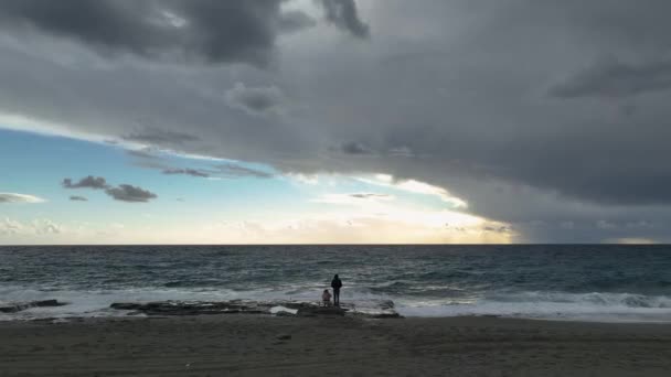 Hermoso Paisaje Con Mar Las Nubes — Vídeo de stock