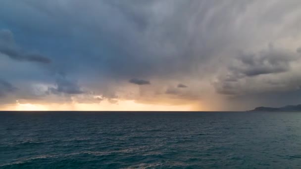 Fale Morskie Pięknym Dronie Widokiem Powietrza Lot Nad Morzem Piaskownica — Wideo stockowe