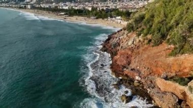 Sinematik Alanya. Hindi. Kale. Akdeniz 'de. Gün batımı. Dağdaki Akşam Dağı Kalesi