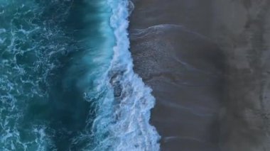 Sinematik çekim Alanya. Hindi. Kleopatra plajı. Akdeniz 'de. Alanya 'nın güzel manzarası. Alanya 'nın en iyi plajı.