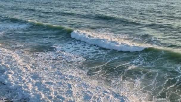 Mar Mediterráneo Cinematográfico Vista Aérea Sobre Playa Gente Vacaciones Aventura — Vídeo de stock