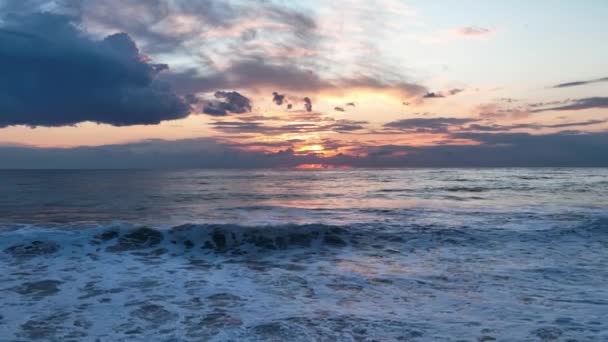 Барвистий Краєвид Біля Моря Повільному Русі Соковитий Колір Пляж Хвилях — стокове відео