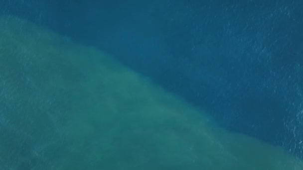 Sinematik Akdeniz Kumsaldaki Hava Manzarası Insanlar Tatil Macera Kumsal Mavi — Stok video