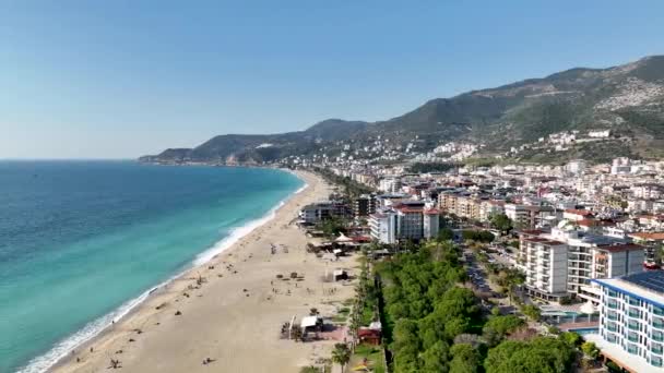 Cinematische Middellandse Zee Uitzicht Vanuit Lucht Het Strand Mensen Vakantie — Stockvideo