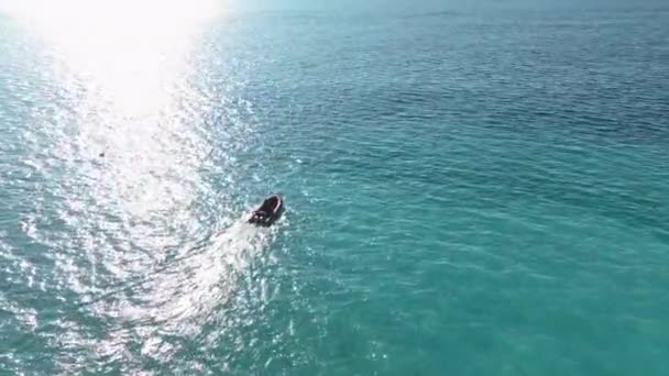 Повітряне Безпілотне Відео Пілотного Корабля Рухається Великій Швидкості Середземному Морі — стокове відео