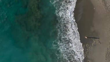 Alanya Turkey 'in hava aracı görüntüleri. Türkiye 'nin orta Akdeniz kıyısında bir tatil köyü.