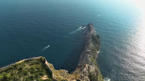 Impresionante Vista Aérea Del Kizil Kule Junto Mar Mediterráneo Alanya — Vídeo de stock