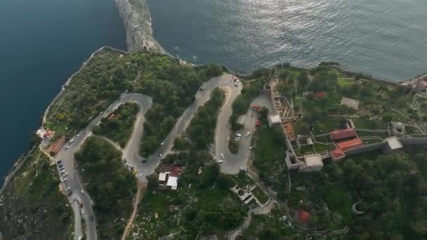 Epic View Seascape Horizon Winding Road Mountain Leads Large Park — Stock Video