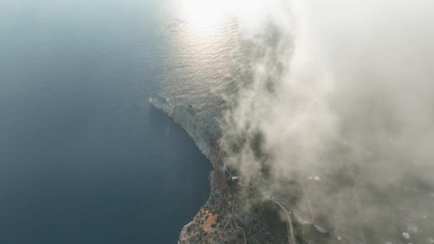 Эпический Вид Море Горизонте Извилистая Дорога Горе Ведет Большой Парк — стоковое видео
