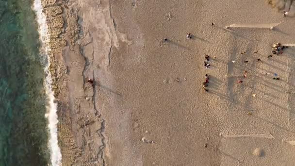 Аэроснимок Людей Играющих Волейбол Старой Волейбольной Площадке Турция Алания — стоковое видео