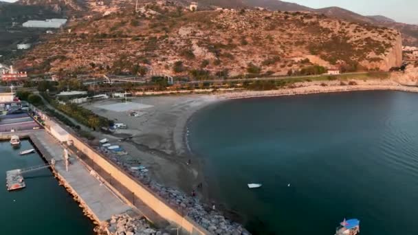 Drohnenflug Über Der Küste Der Stadt Alanya Mit Blick Auf — Stockvideo
