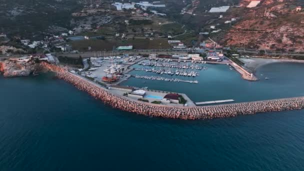 Szerokie Zdjęcie Stylowego Regionu Morskiego Port Alanya Turcji Kamera Dronie — Wideo stockowe