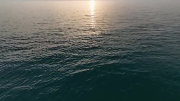 海底のテクスチャ海床のビーチ砂の波の反射のリップル 青いターコイズの砂浜の底の夏の背景 — ストック動画