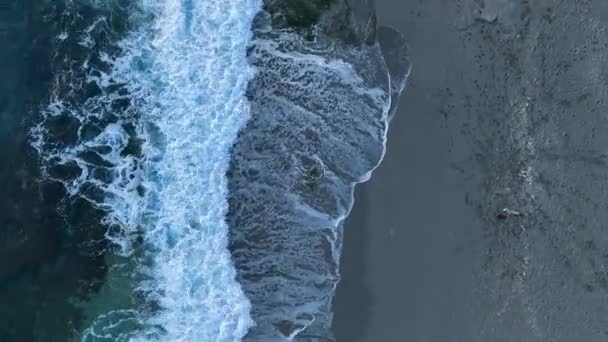 Окунитесь Впечатляющие Пейзажи Средиземного Моря Потрясающим Вертикальным Видео Снятым Небольшой — стоковое видео