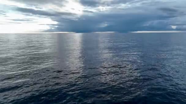 Získejte Zblízka Pohled Fascinující Texturu Mořské Vody Ohromujícími Výstřely Bezpilotních — Stock video