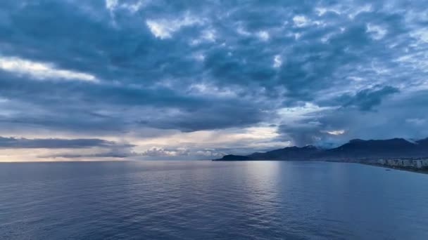 Hava Hikaye Anlatımı Larımız Hayranlık Uyandıran Denizin Çarpıcı Görüntülerini Yakalayarak — Stok video