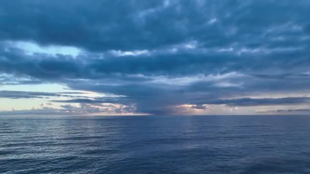 Żagiel Sukcesu Podnieść Wzrok Wizualnie Imponujące Zdjęcia Drone Hipnotyzującego Morza — Wideo stockowe