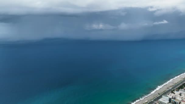Fırtınanın Fısıltılarını Dikkatle Dinleyin Görüntülerimiz Bir Deniz Kasırgasının Büyüleyici Mavi — Stok video